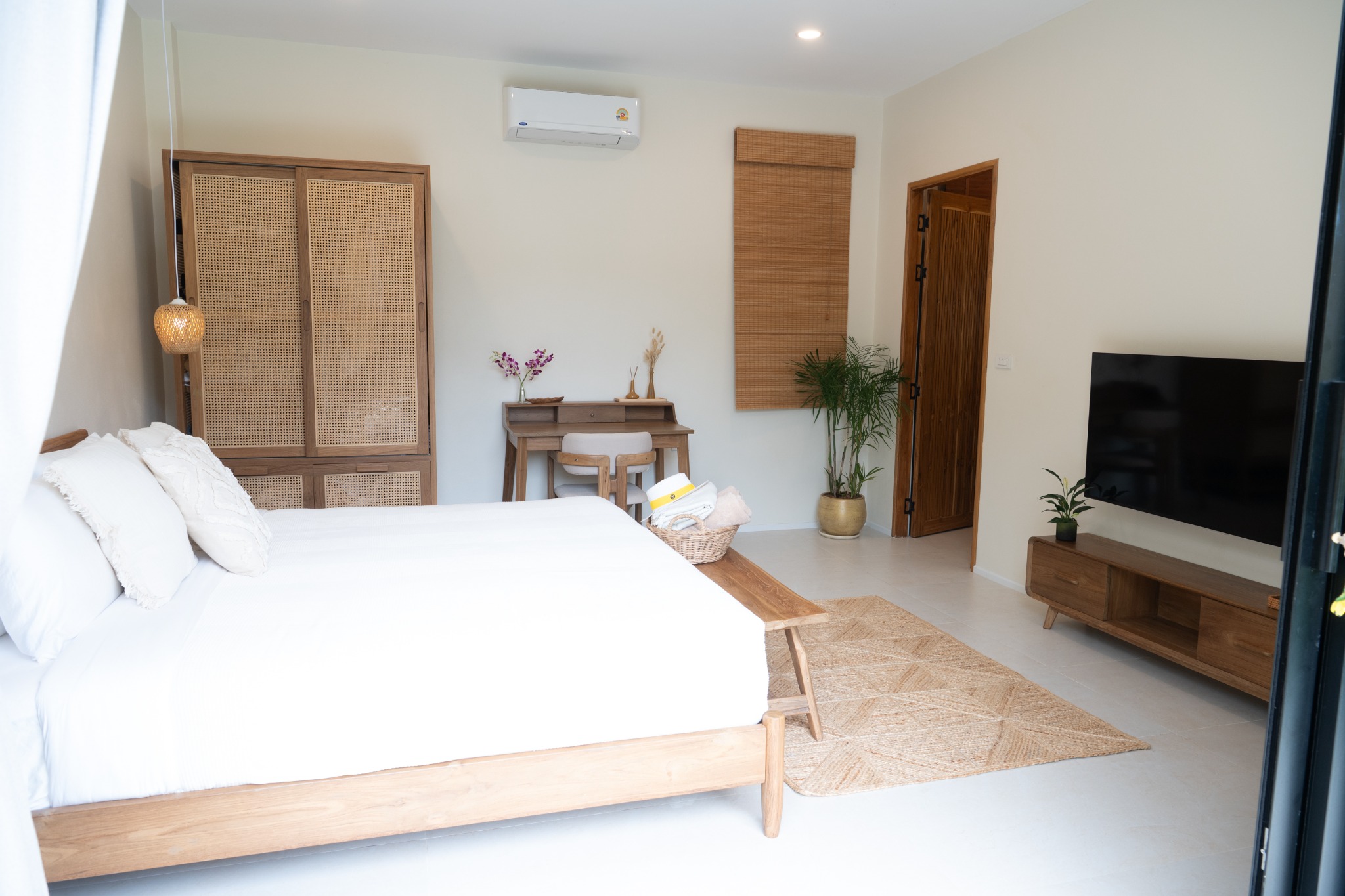 Junior Suite with Balcony — image 1