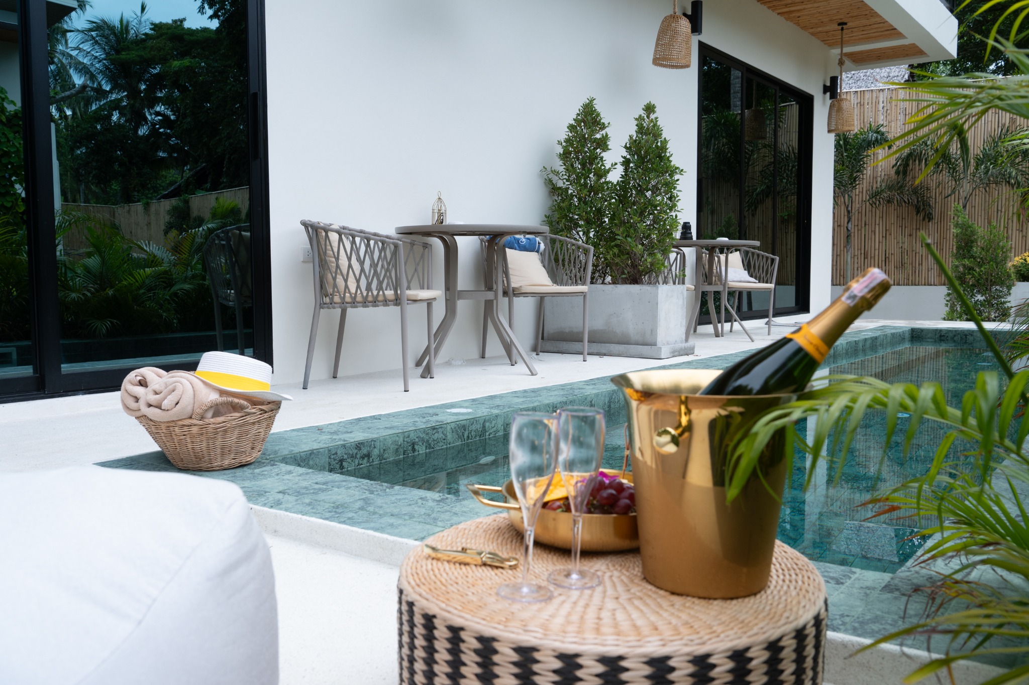 Junior Suite with Private Pool — image 1